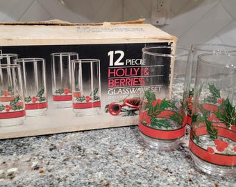 NIB 12 Piece Libbey Holly Berries Glassware Set 16oz