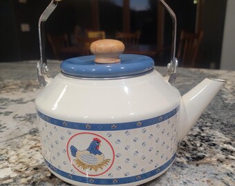 Vintage Country Hen Kettle Teapot Floral and Blue