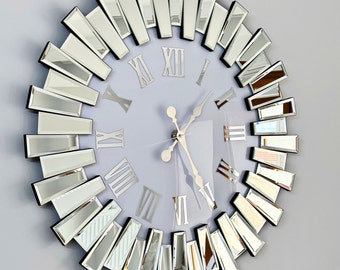 Horloge murale décorative en miroir, cadeau pour une maison de luxe ou une nouvelle maison, oeuvre d'art murale minimaliste, horloge pour la cuisine et la salle à manger, horloge silencieuse surdimensionnée