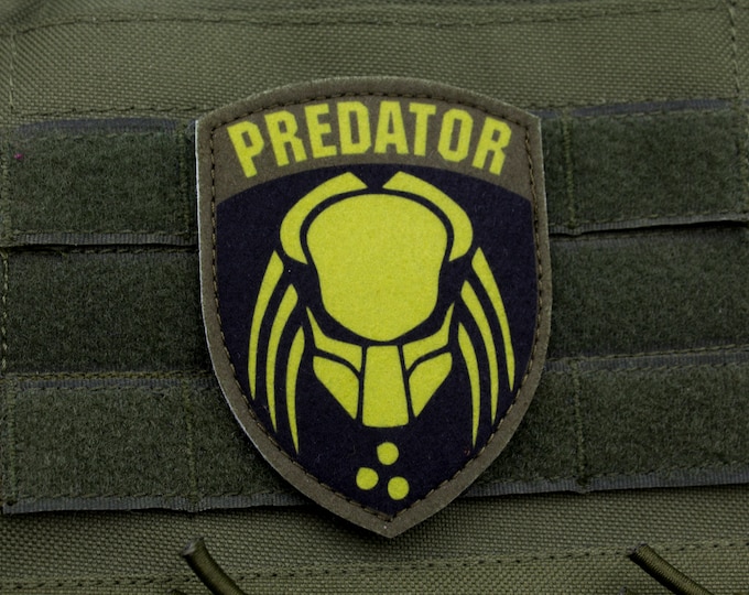 Predator Mask Patch – Sci-Fi Hunter Emblem with Hook and Loop