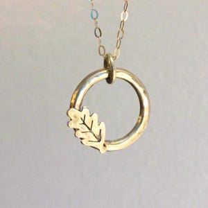 9ct Gold Oak Leaf Necklace, Oak leaf jewellery, leaf pendant, leaf jewelry, Circle pendant, Oak leaf earrings, Leaf jewellery, gold nature