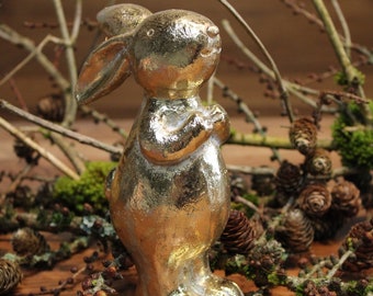 Hase "Sterngucker" aus Polyresin, Höhe 18 cm, Goldhase, Osterhase