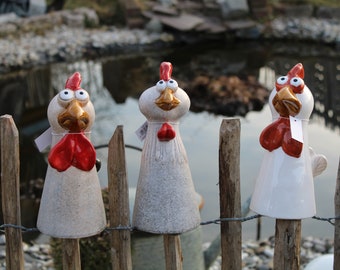 Fence stool chicken trio, 3 fence figures, post stool chickens, ceramic garden figures approx. 21 cm high