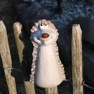 Zaunhocker, Zaunfigur Igel "Leopold" , Keramik-Figur, Höhe 18 cm, Pfostenhocker