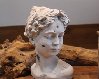 Büste Elena aus Polyresin, Frauenbüste nach antiker Vorlage, H 26 cm, creme/white
