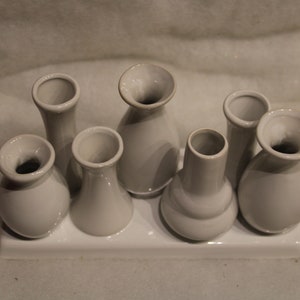 Vase arrangement on base, ceramic, in classic white tone, 18 x 7 x 10.5 cm image 4