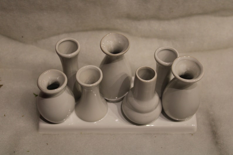 Vasen-Arrangement auf Sockel, Keramik, im klassischen Weißton, 18 x 7 x 10,5 cm Bild 4