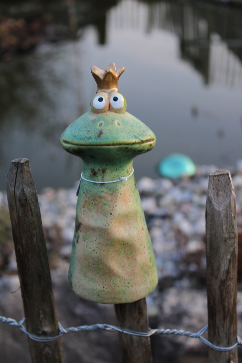 Fence stool Little Frog Prince, fence figure, post stool, ceramic garden figure 18 cm high image 3