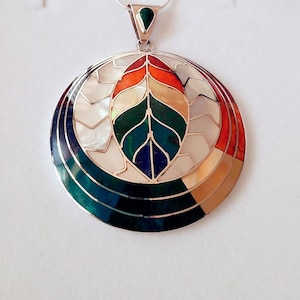 950 Silver Coca Leaf Pendant: Peruvian Gemstone & Shell Inlay