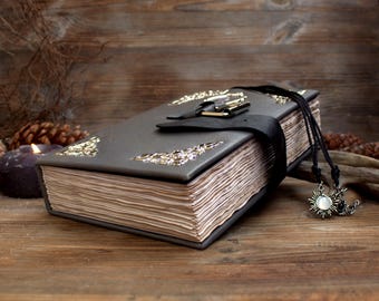 Handmade Leather Grimoire, Large Locked Journal, 500 Aged Pages
