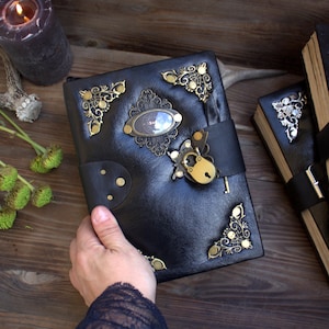 Handgeschriebenes Grimoire, Hexen Journal, Grimoire im alten Stil, Gothic Hexerei Tagebuch, Vintage Magie Buch Journal handgemacht, Praktisches Magie Buch