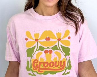 Groovy Flowers T-shirt: Vintage Floral Graphic, Boho Style