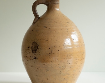 Antieke 18e-eeuwse Nederlandse olijfolie geglazuurde aardewerken steengoed kruik in goede antieke staat