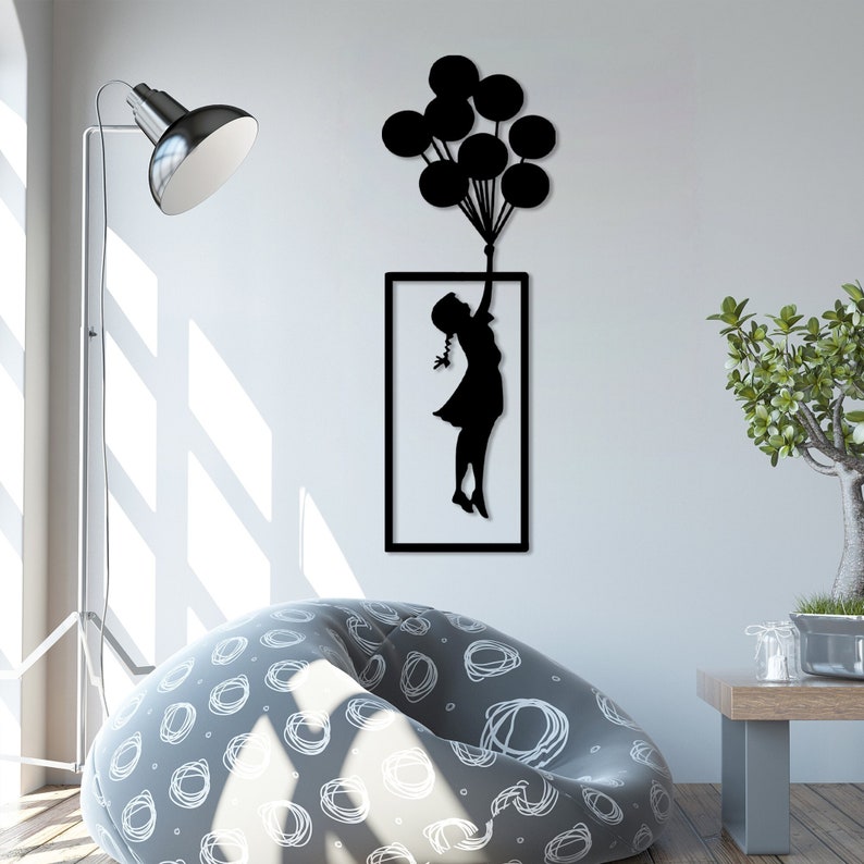 Banksy Flying Girl Metal Wall Art, Arte de la libertad, Cartel de Banksy, Decoración de pared moderna, Arte de pared de graffiti Banksy, Arte contemporáneo, Obras de arte boho Negro