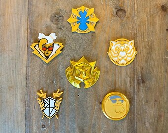 Pack of 6 Fortnight Chapter 5 Season 1 Boss Society Medallions and a Battle Star, Peter Griffin,  Oscar, Nisha, Valeria and Montague