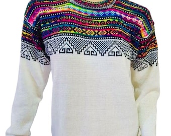 Alpaca sweater with Llama figures, Unisex alpaca sweater with round neck, Alpaca wool pullover sweater