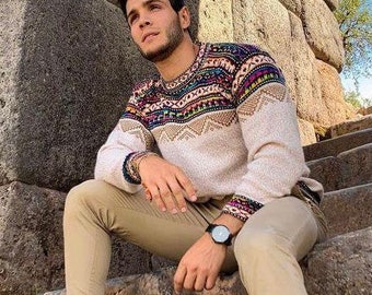 Alpaca sweater with Llama figures, Unisex alpaca sweater with round neck, Alpaca wool pullover sweater