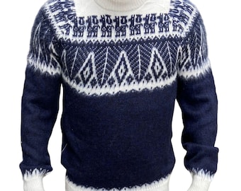 Alpaca sweater with Llama figures, Unisex alpaca sweater with round neck, Alpaca wool pullover sweater