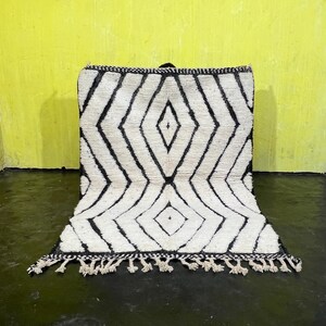 Authentic Moroccan Rug, Moroccan Area rug, Berber Wool rug, Handmade Moroccan Rug, Beni Ourain Rug Style, Moroccan Shaggy rug, 5x8 ft