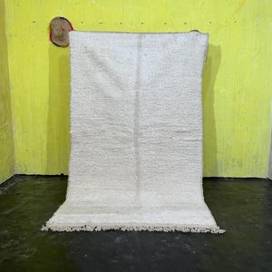 Authentic Moroccan Rug, Moroccan Area rug, Berber Wool rug, Handmade Moroccan White rug, Beni Ourain Rug Style, Moroccan Shaggy rug, 5x8 ft