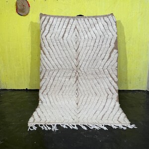Authentic Moroccan Rug, Moroccan Area rug, Berber Wool rug, Handmade Moroccan White rug, Beni Ourain Rug Style, Moroccan Shaggy rug, 5x8 ft