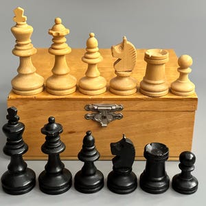 Wooden German chess set in original box 70s vintage in good condition. Great gift for mens, chess lovers and collectors!