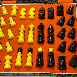 Czech chess set &quot;Coffee House&quot; vintage Catalin 30s. A great gift for men, chess lovers and collectors!