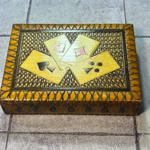 Sovjet vintage doos met de hand beschilderd in goede staat vintage uit de jaren 80. Geweldig cadeau voor heren, schaakliefhebbers en verzamelaars!