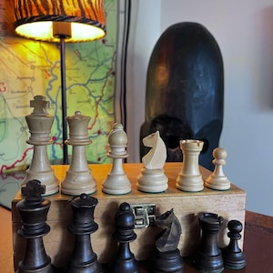 Vintage French chess set with weights in original box 80s vintage in good condition. Great gift for mens, chess lovers and collectors!