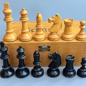 Vintage Germany chess set 50s vintage in great condition with original box. Great gift for mens, chess lovers and collectors!