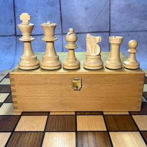 Germany (Staunton) chess set in original box 70s vintage in good condition. Great gift for mens, chess lovers and collectors!