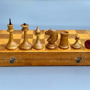 Rare Latvian chessmen Artel &quot;Sila&quot; 1954 made of wood in good condition. Great gift for mens, chess lovers and collectors!