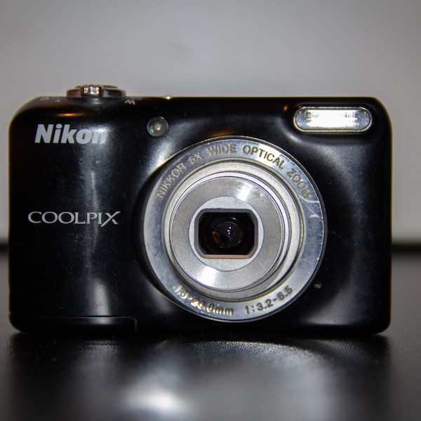 Y2K Digital camera Nikon Coolpix L29 Point and Shoot camera