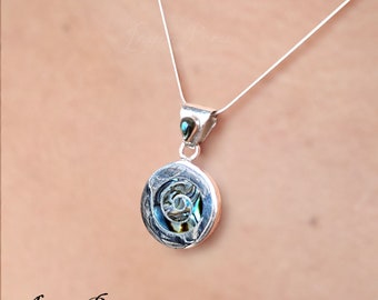 Colgante Pachamama de Plata 950 – Abulón Natural, Madre Tierra