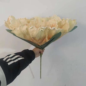 Flor de peonía de terciopelo de gran tamaño, flores de papel grandes de 60 cm con bordes de espuma para despedida de soltera, primer cumpleaños, oficina, habitación de hotel, decoración de eventos imagen 7