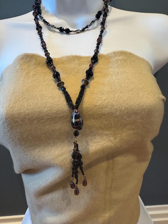 Vintage black Murano wedding cake and second black crystal necklace. View 4