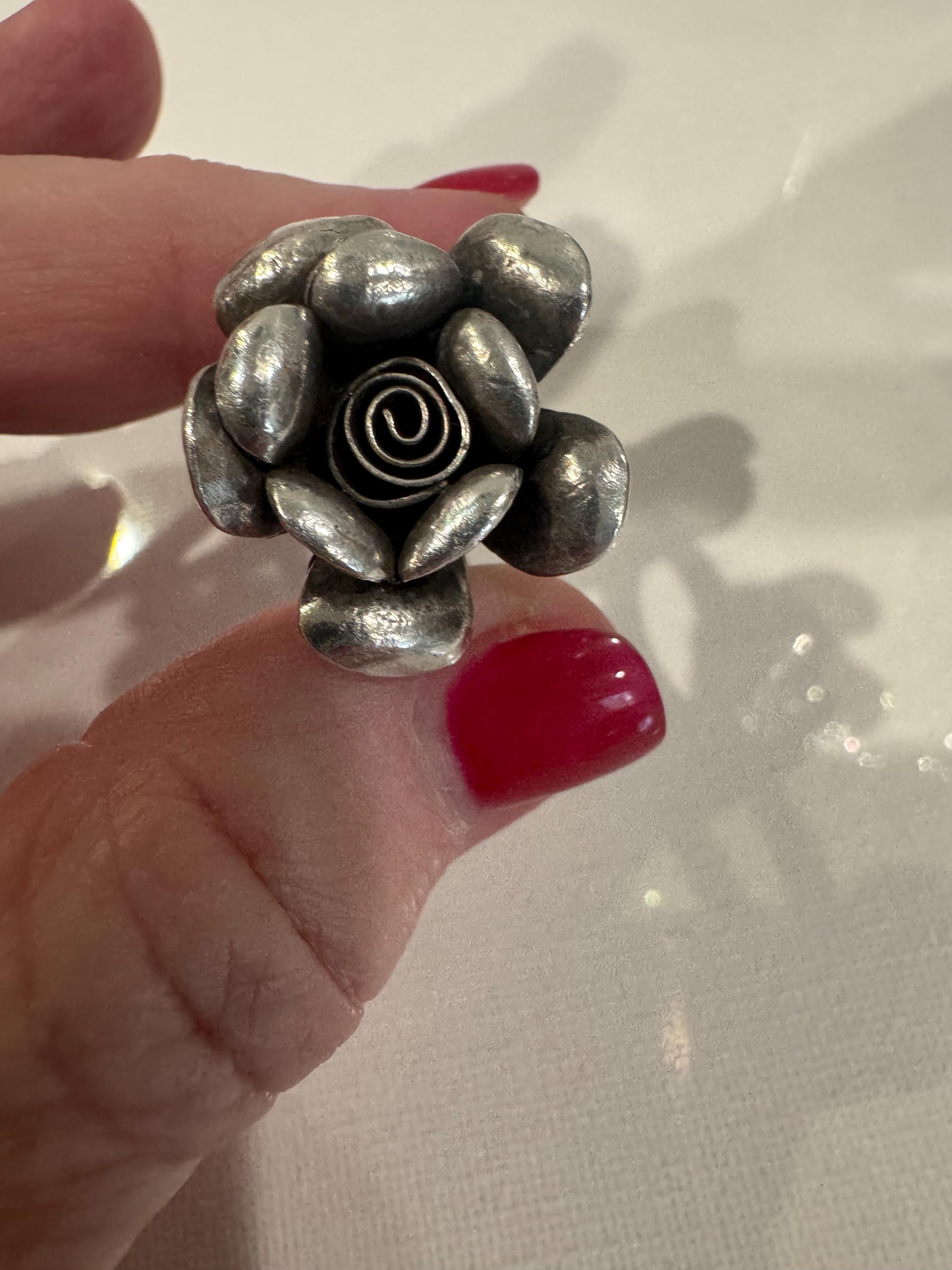 Sterling 925 beautiful  Rose Ring