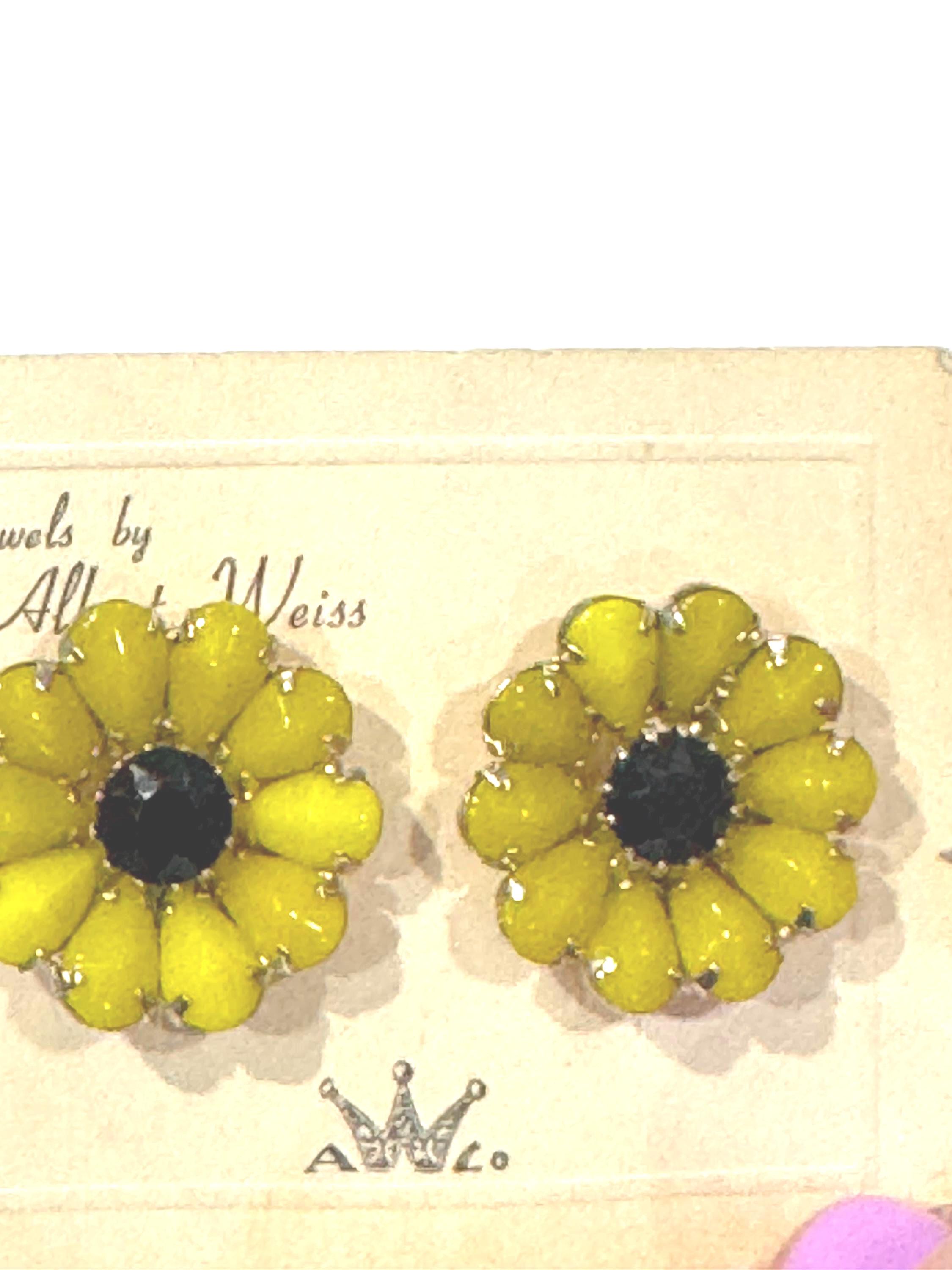 Vintage Weiss Yellow Daisy Flower Earrings Original Card . 1950 - Etsy