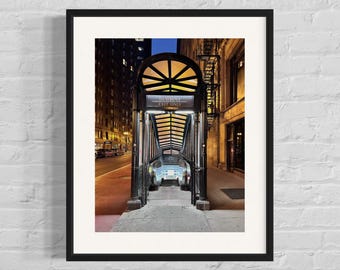 Fotografia notturna della stazione Jackson della linea blu di Chicago