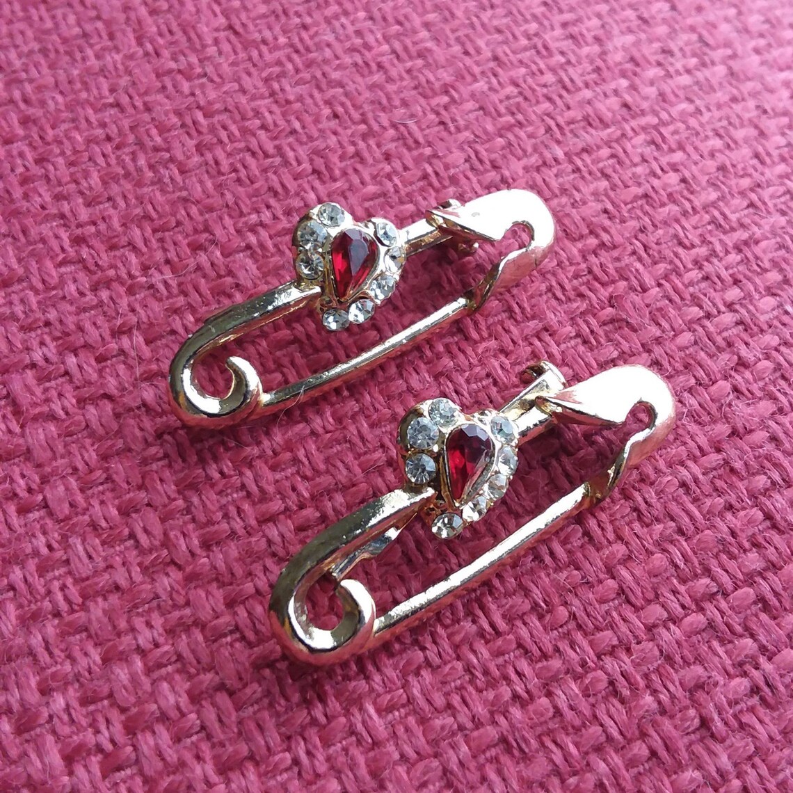 Vintage safety pin brooches with rhinestone glass hearts set Etsy