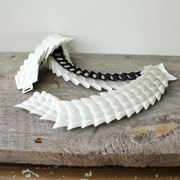 white fish scale belt . vintage cinch belt . unusual stretch belt, rocker belt