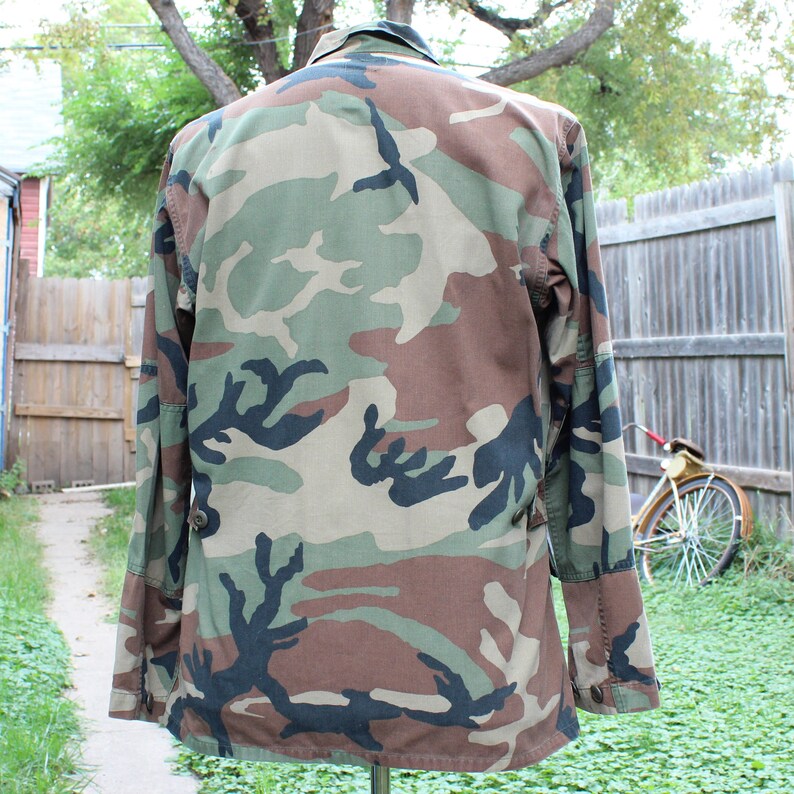 chest 44 weathered vintage camouflage jacket
