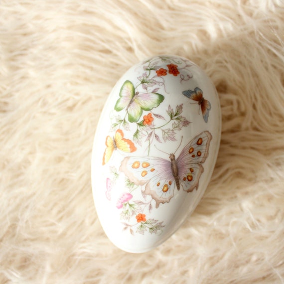 70s vintage butterfly trinket dish in an egg shap… - image 8