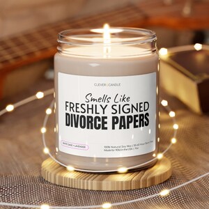 Odora di documenti di divorzio appena firmati, regalo per il divorzio, regalo per la rottura, divertente candela per il divorzio, idea regalo per la rottura, regalo per la festa del divorzio