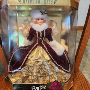 SPECIAL EDITION 1996 Happy Holidays Barbie in original box