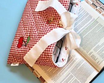 Custom Padded Book Sleeve with Pocket Book Cover Accessory For Book Pouch Bookish Girlie Gift Book Lover Gift for Bookworm Gift for Reader