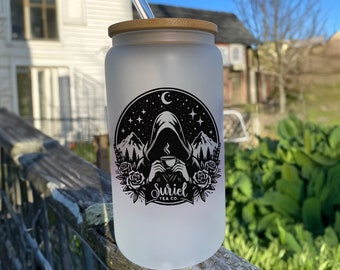 Suriel Tea Company ACOTAR Iced Glass Cup, Throne of Glass Inspired Tumbler With Lid, Acomaf Velaris Bookish Mug Gift, Fantasy Romantic Merch
