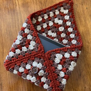 Crochet Kindle Paperwhite Sleeve | Granny Square Book Cover | Protective Book Sleeve | Tablet E-Reader Cover | Kindle Case Book Sleeve
