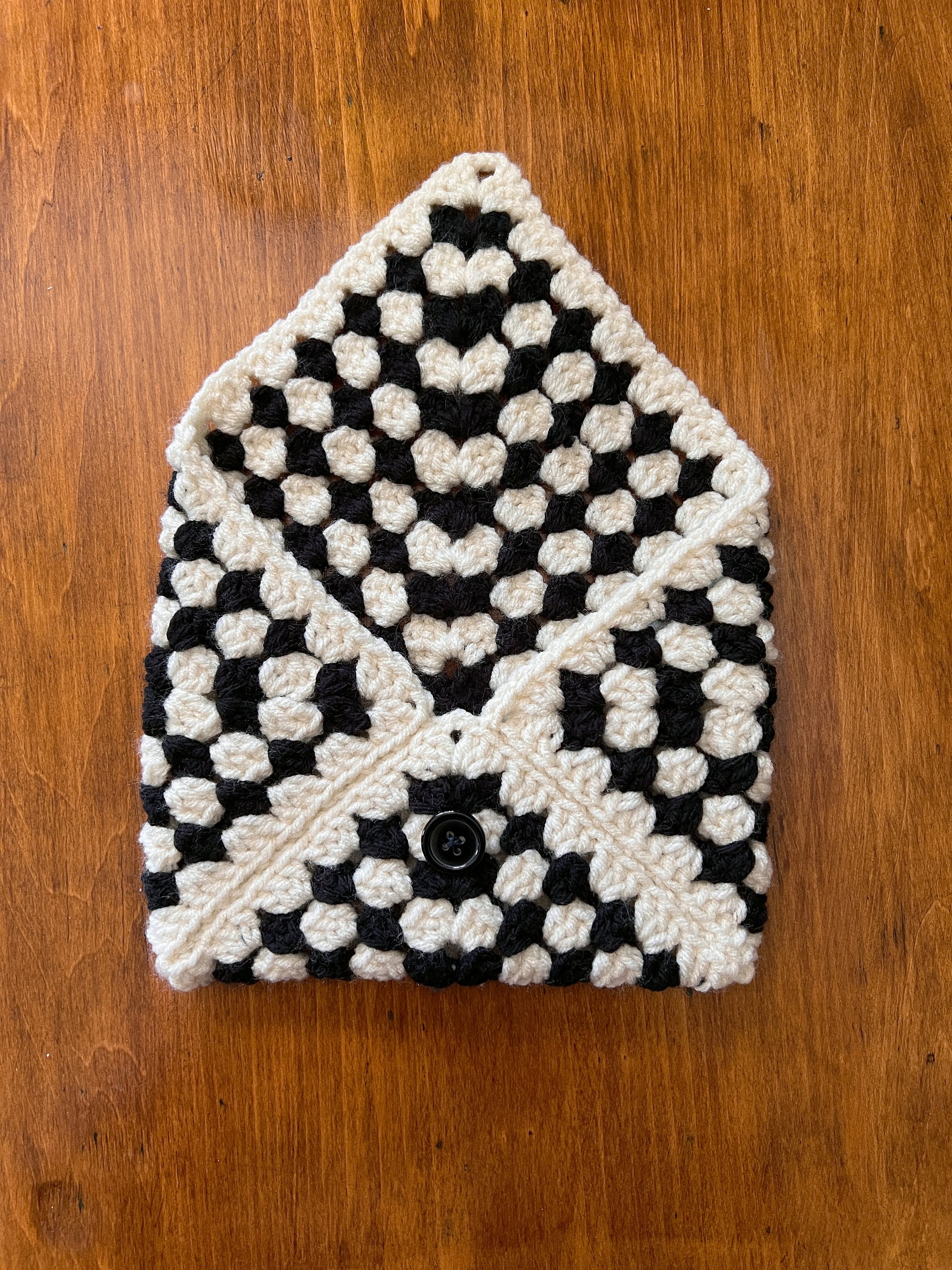 Crochet Kindle Sleeve | Granny Square Book Cover