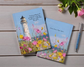 Diario de tapa dura - Faro de flores silvestres costeras. Diario de tapa dura con líneas y cita inspiradora. Bonito cuaderno de diario de tapa dura.